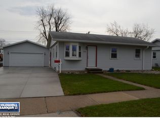 613 Park St, Combined Locks, WI 54113