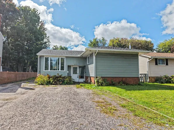 677 Tackaberry Dr, North Bay, ON P1B 8R1