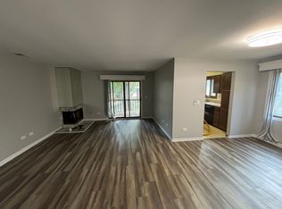 645 Waverly Dr APT D, Elgin, IL 60120