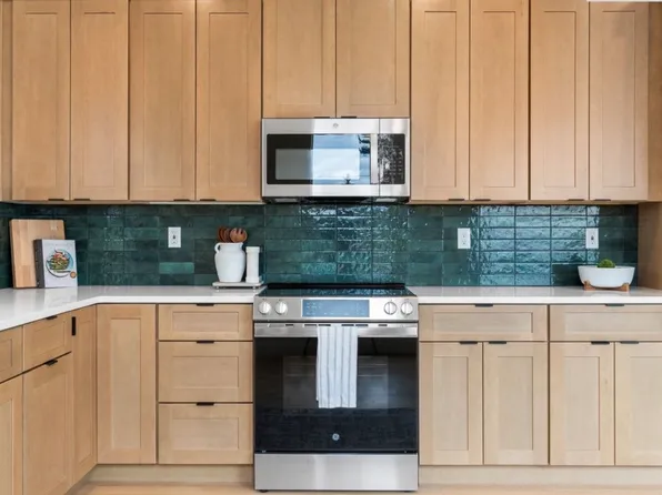 7193 SE Crystal Springs Blvd, Portland, OR 97206