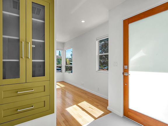 5th image of 8447 Kittyhawk Ave #8447