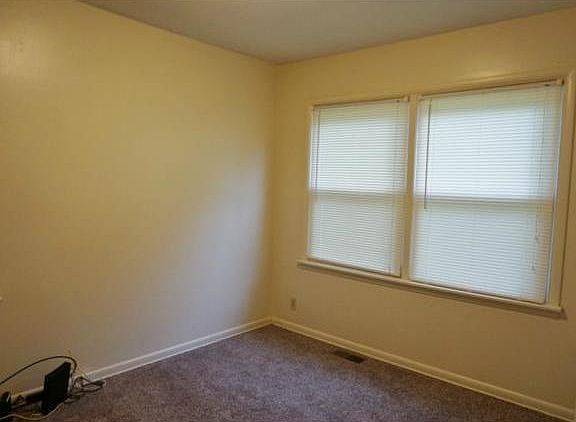 4th image of 15705 E Independence Ave