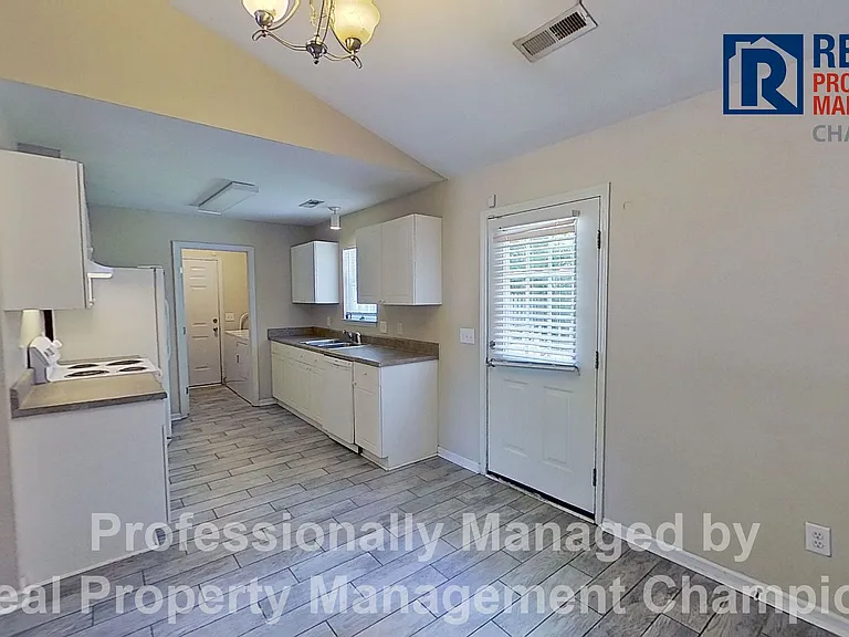 4222 Sunglow Dr — Photo 5