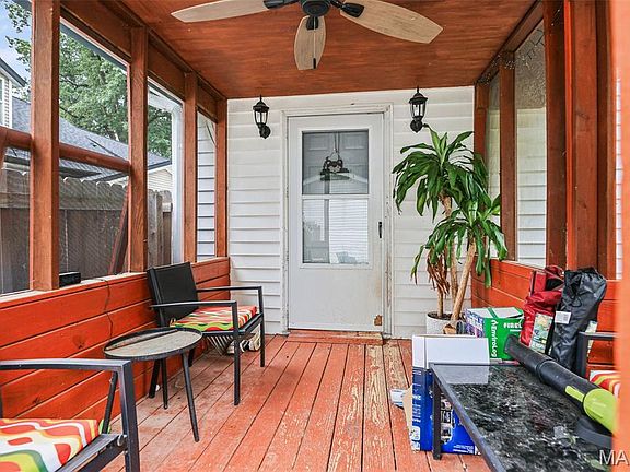 5th image of 619 Thomas St