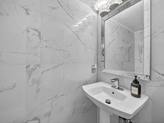 5th image of 4125 SW Webb Street