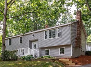 12 Ash Street, Londonderry, NH 03053