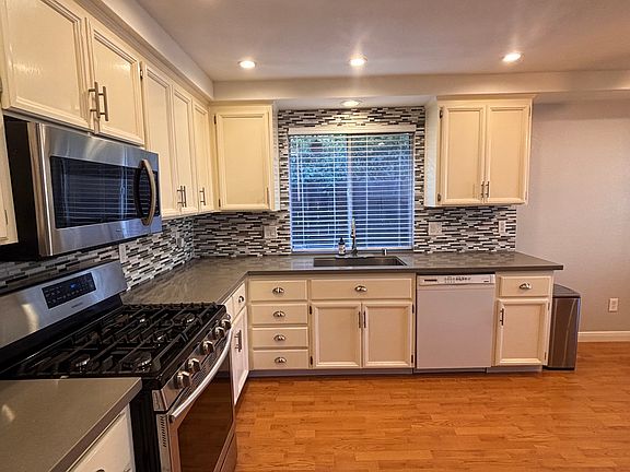 5th image of 150 Victoria Ct