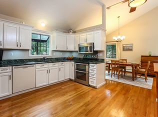 17 Rock Cliff Pl, N White Plains, NY 10603