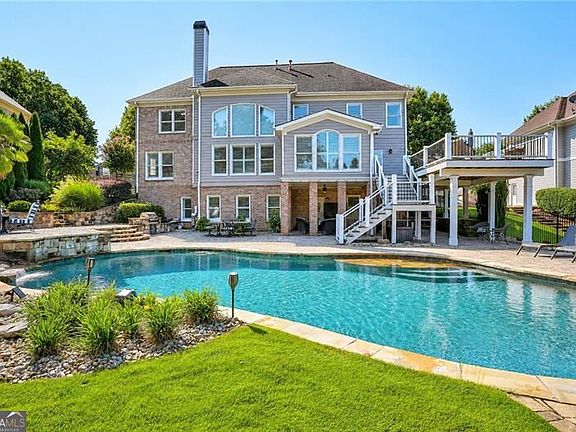 2nd image of 1043 Meadow Club Ct