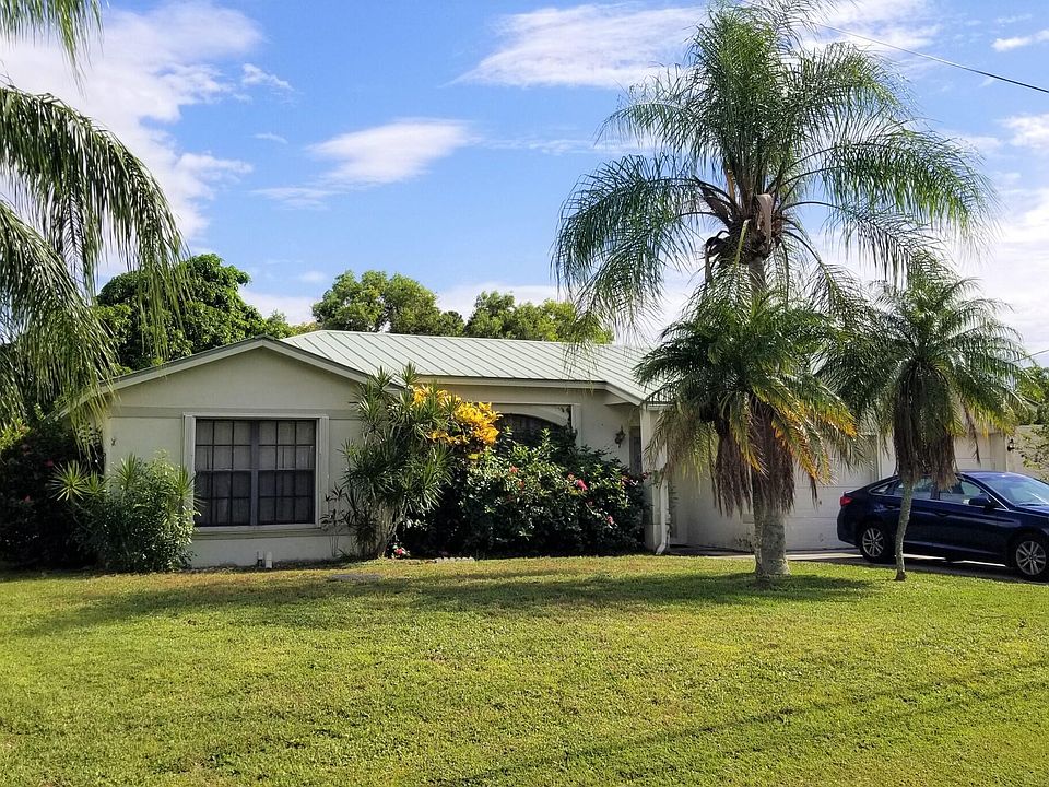 1st image of 2585 SE Lyman Cir