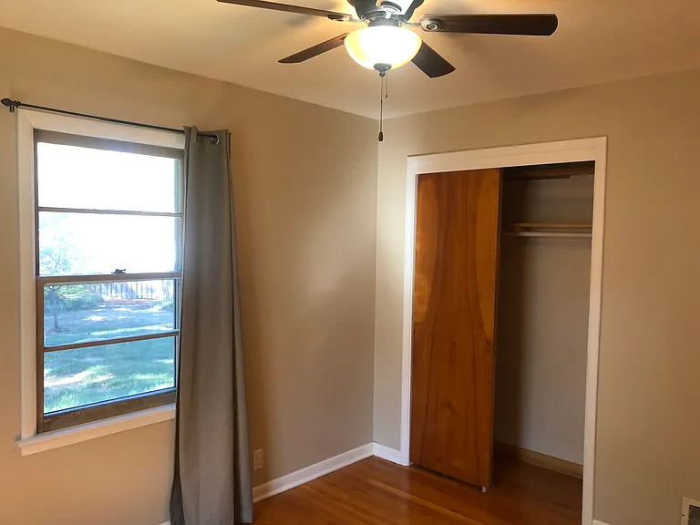 2535 S 38th St — Photo 30
