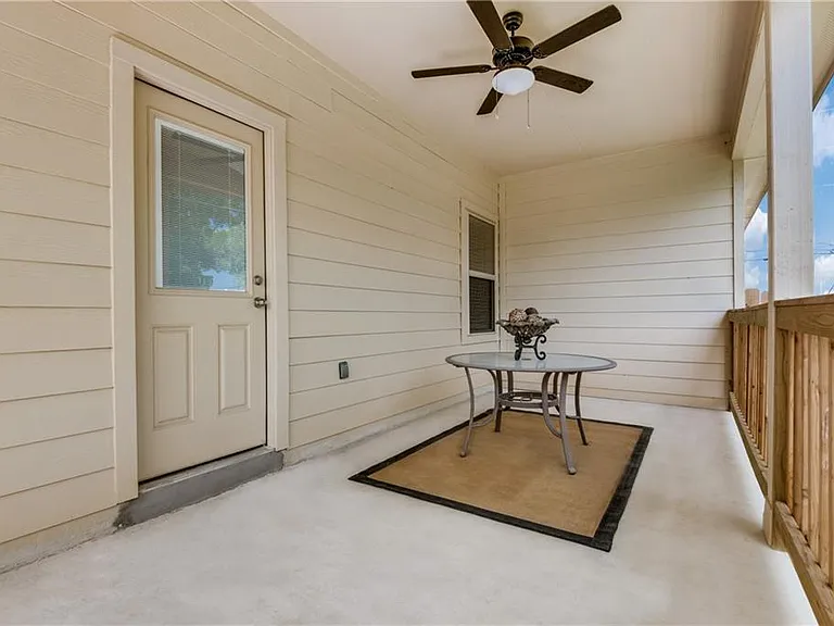 1112 Renee St — Photo 16
