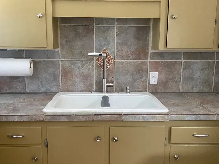 1213 Girard Blvd SE #A — Photo 18
