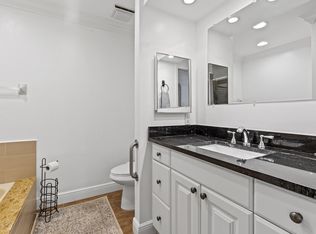 23 Lexington Ln W APT A, Palm Beach Gardens, FL 33418