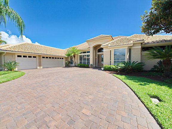 3rd image of 824 Venturi Ct