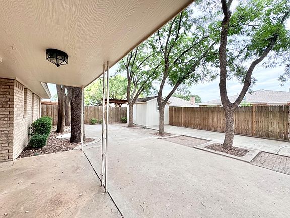 4th image of 9708 Oxford Ave