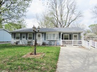 1502 Comanche Dr, Champaign, IL 61821