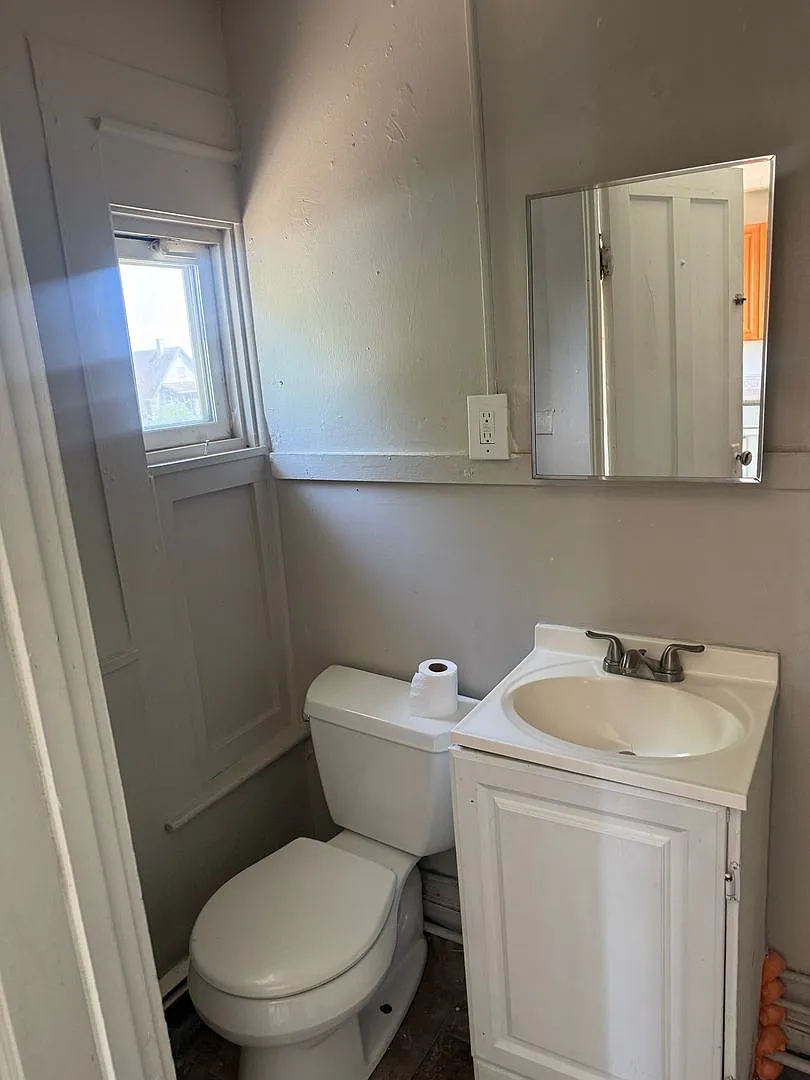 49 Brook Street — Photo 3