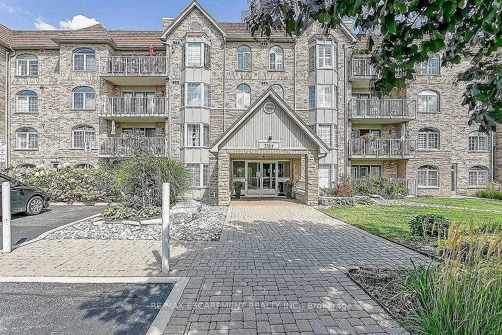 2 bed, $2,950 — Photo 1