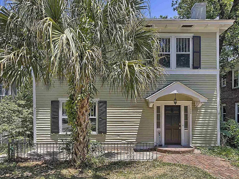 1008 Laurens St — Photo 3