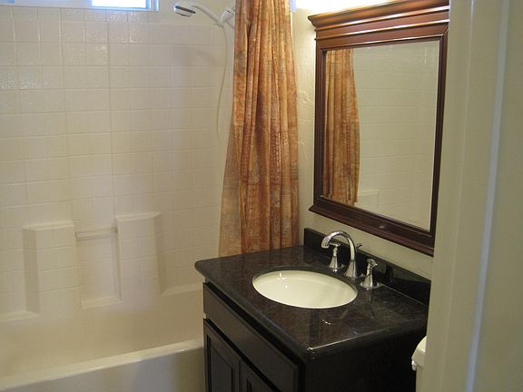 4th image of 209 Wesley Ave #209