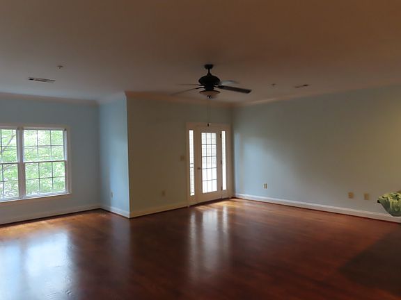 3rd image of 170 Woodrow St APT B4