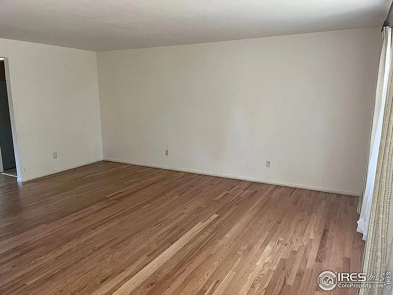 335 Seminole Dr — Photo 11