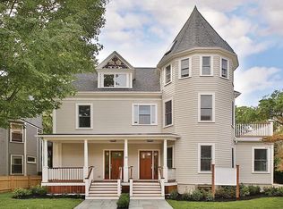 36 Vernon St #2, Brookline, MA 02446