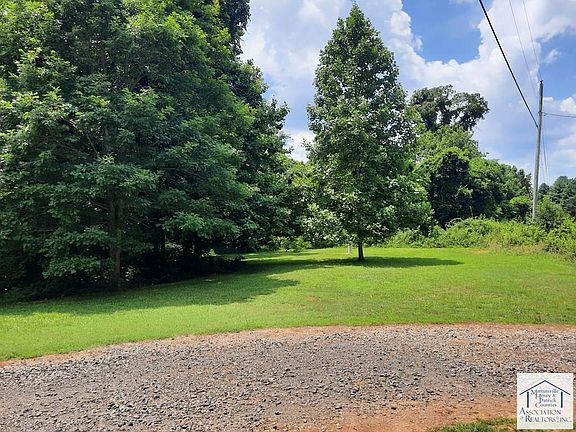 3rd image of 1024 Evergreen Dr