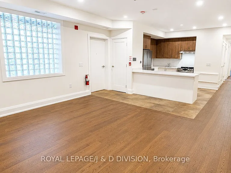 2579 Yonge St #202 — Photo 7