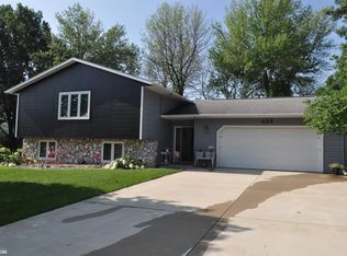 439 19th Pl, Carroll, IA 51401