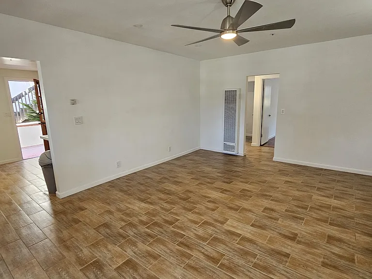 125 Avenida Mateo #A — Photo 4