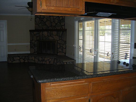 4th image of 17433 Sultana St