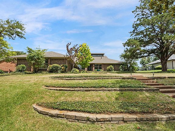 4th image of 126 Shepherds Glen Rd
