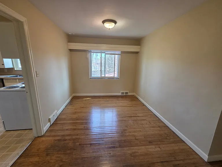 11 Shorewood Dr — Photo 4