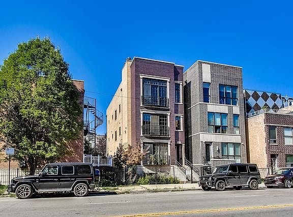 2nd image of 1430 W Grand Ave APT 3