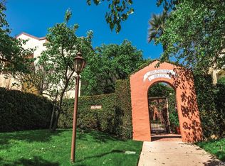 327 Arlington Dr, Pasadena, CA 91105