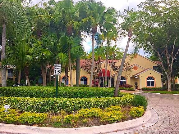 2nd image of 1118 Coral Club Dr #1118