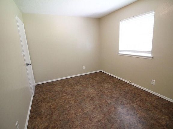 5th image of 713 Howard Dr