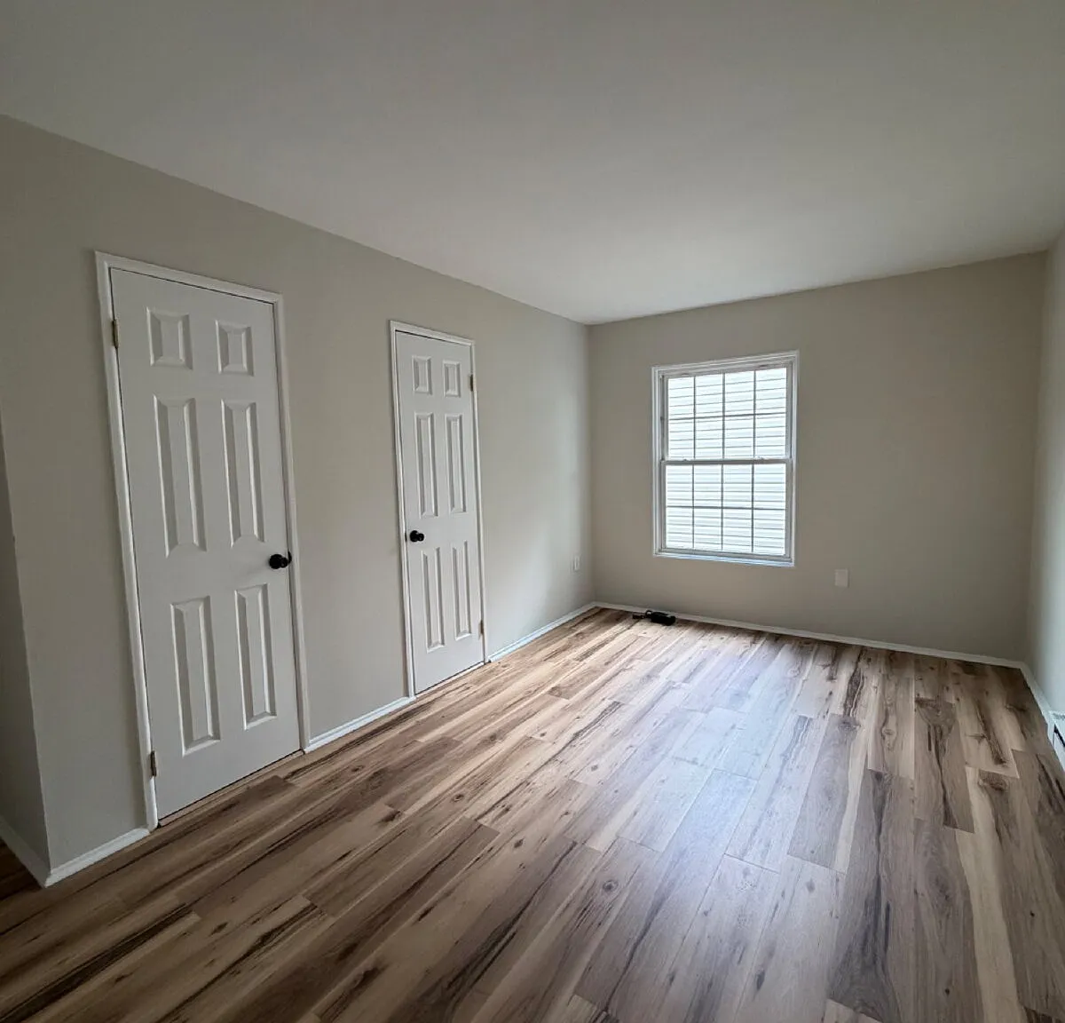 3 bed, 2.0 bath, 960 sqft, $1,995 — Photo 3
