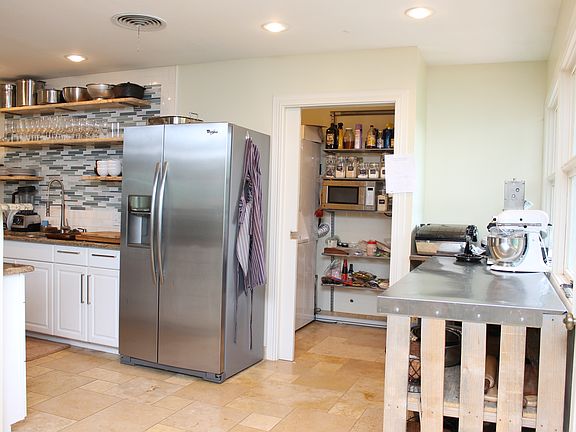 3rd image of 2305 Wilke Dr