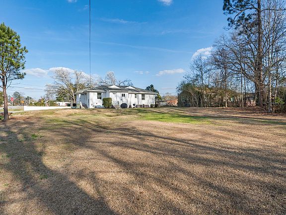 4th image of 403 Fluker Street