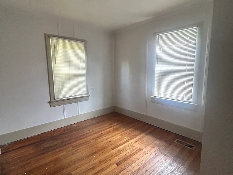 613 Moreland Ave — Photo 6