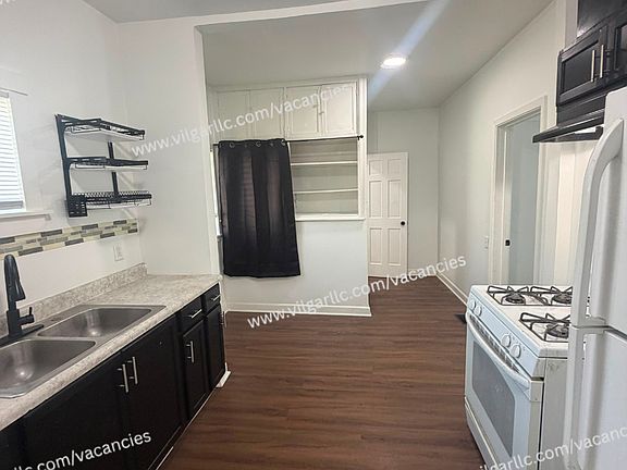 5th image of 2435 Diamond Ave