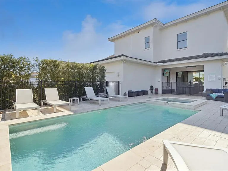 7423 Sparkling Ct — Photo 6