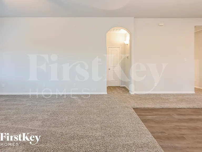 11012 Patriot Ct — Photo 5