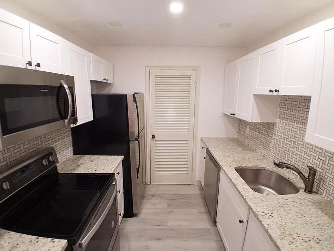 1 bed, 1.0 bath, 702 sqft, $1,800 — Photo 3