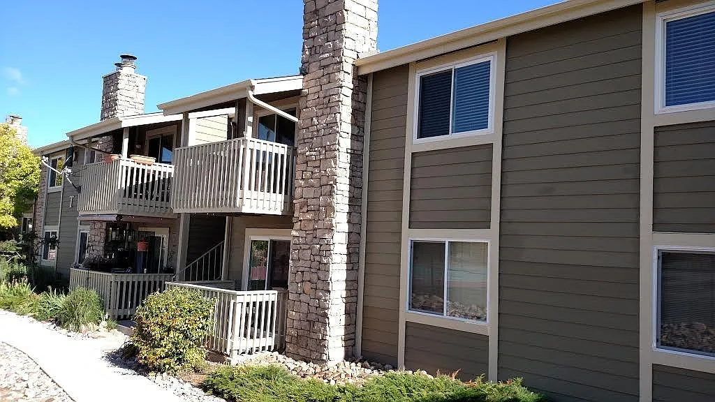 2 bed, 904 sqft, $1,750 — Photo 1