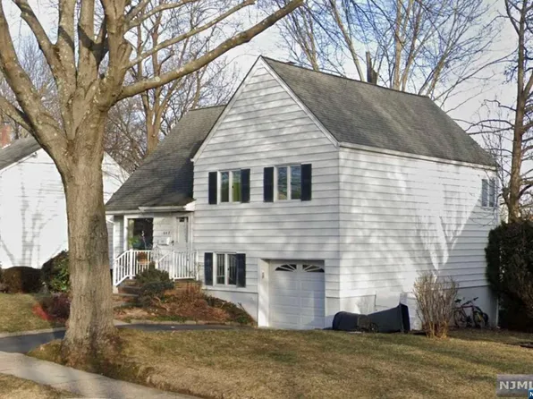 647 Bryant Ave, Teaneck, NJ 07666