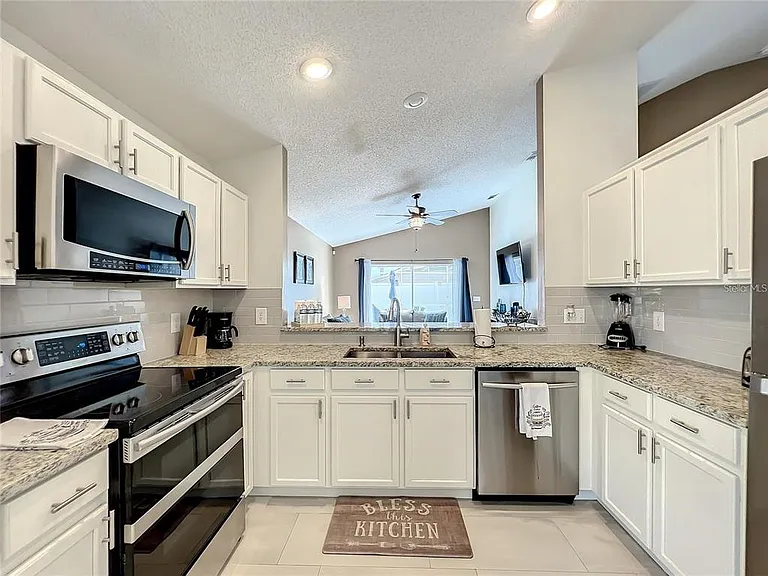 1134 Bloomingdale Dr — Photo 6